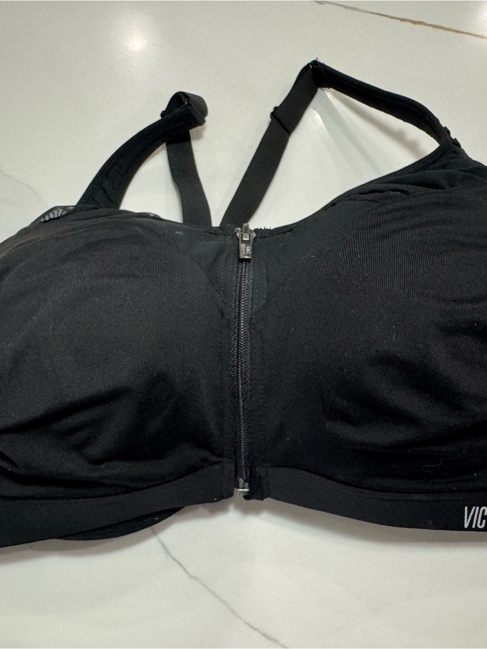 Victoria's Secret Black Front-Zip Sports Bra NWT